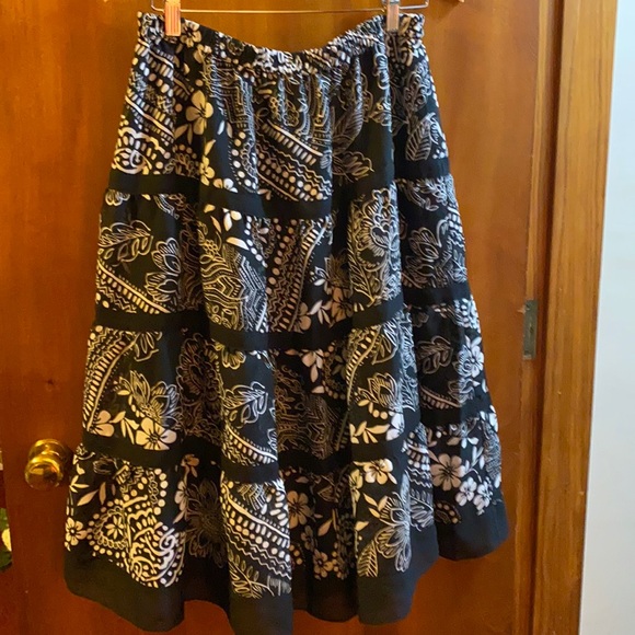Draper’s and Damon’s black and white print lined skirt. Size Petite Large (PL) - Picture 1 of 3
